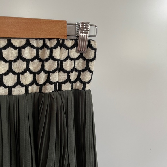 Anthropologie Pleated Sage Maxi Skirt Dark Green by Dear Creatures Size Small - Picture 8 of 13